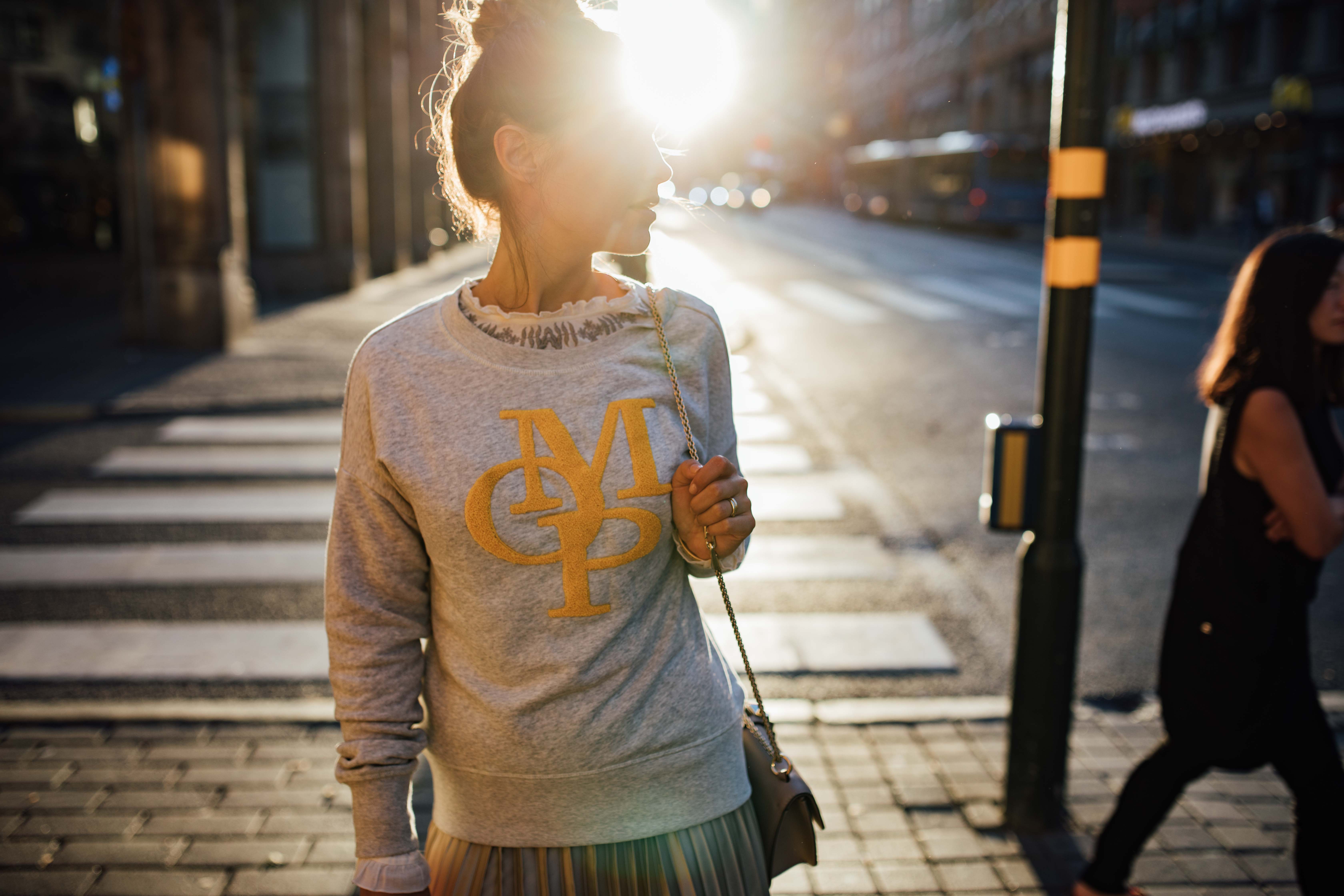 160926_yrml_mop_sweater_web-23