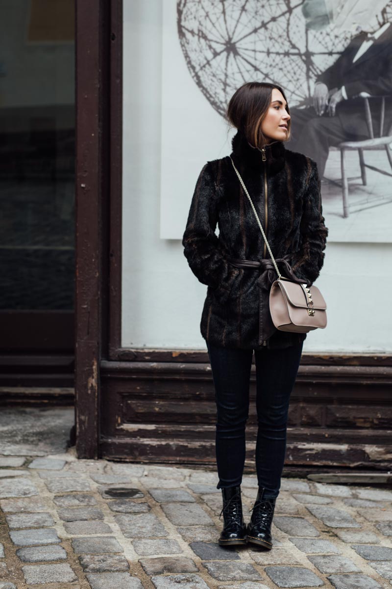 _vienna_outfit_fluff_jaket_blogger-1