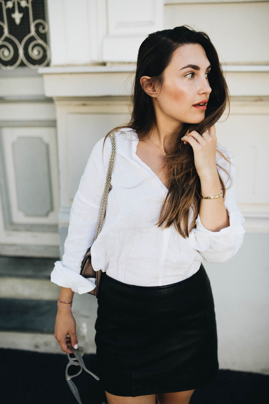 Outfit: Back to bascis - Leather skirt & linen shirt | You Rock My Life