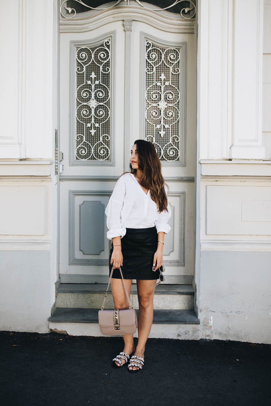 Outfit: Back to bascis - Leather skirt & linen shirt | You Rock My Life