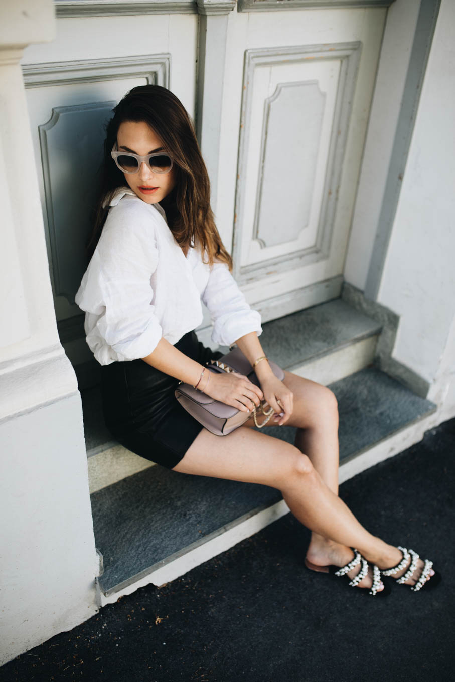 Outfit: Back to bascis - Leather skirt & linen shirt | You Rock My Life