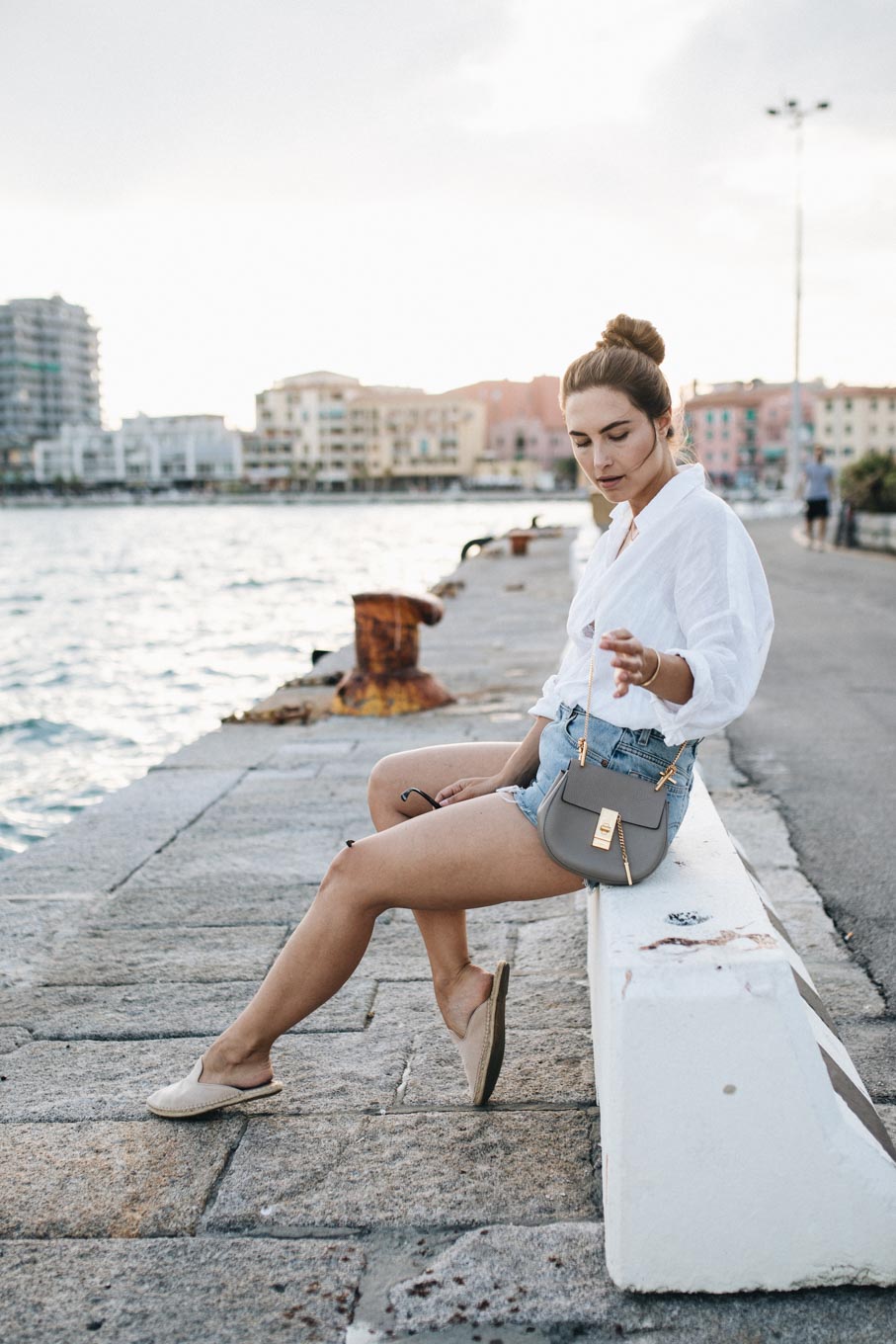 Outfit: Rough Linen & Vintage Denim, Levis Jeans Shorts, Linen Shirt, Chloé Drew Bag, Cartier Love Bracelet