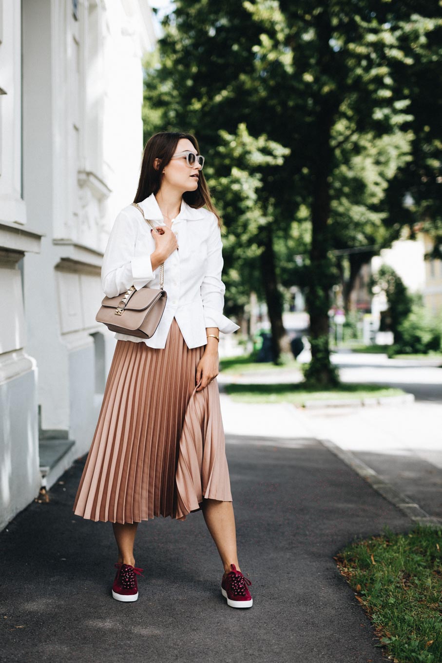 Outfit: Fall Favorites - Pleated Skirt & Fancy Sneakers | You rock my life