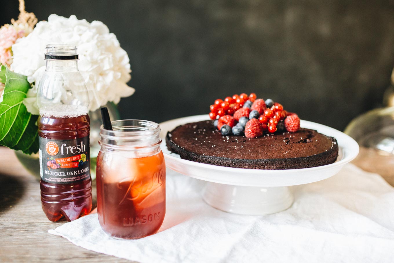 Recipe: Vegan Chocolate Cake | Teekanne Fresh - You Rock My Life