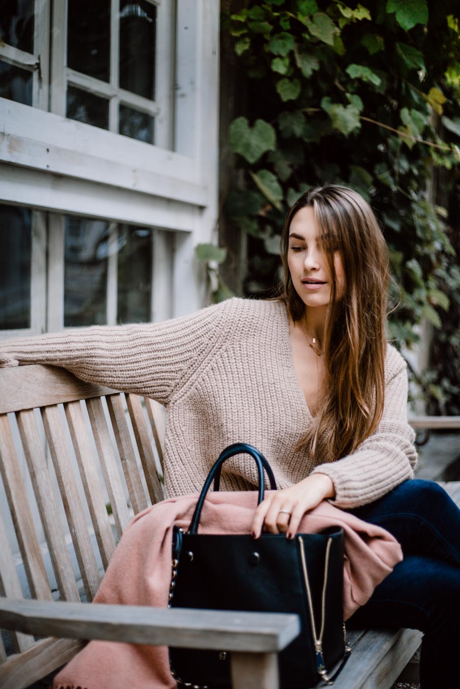 Outfit: Westwing Pop Up Store Munich | Closed Jeans, Closes Pullover, Chloé Boots, Aigner Lea Bag | You Rock My Life | ninawro