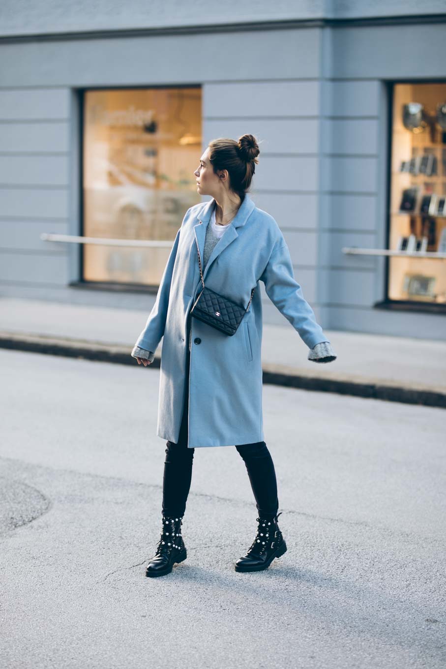 Outfit: Baby Blue | Chanel WOC, Jake*s Coat Peek & Cloppenburg, Zara Biker Boots, Closed Velvet Pants | you rock my life