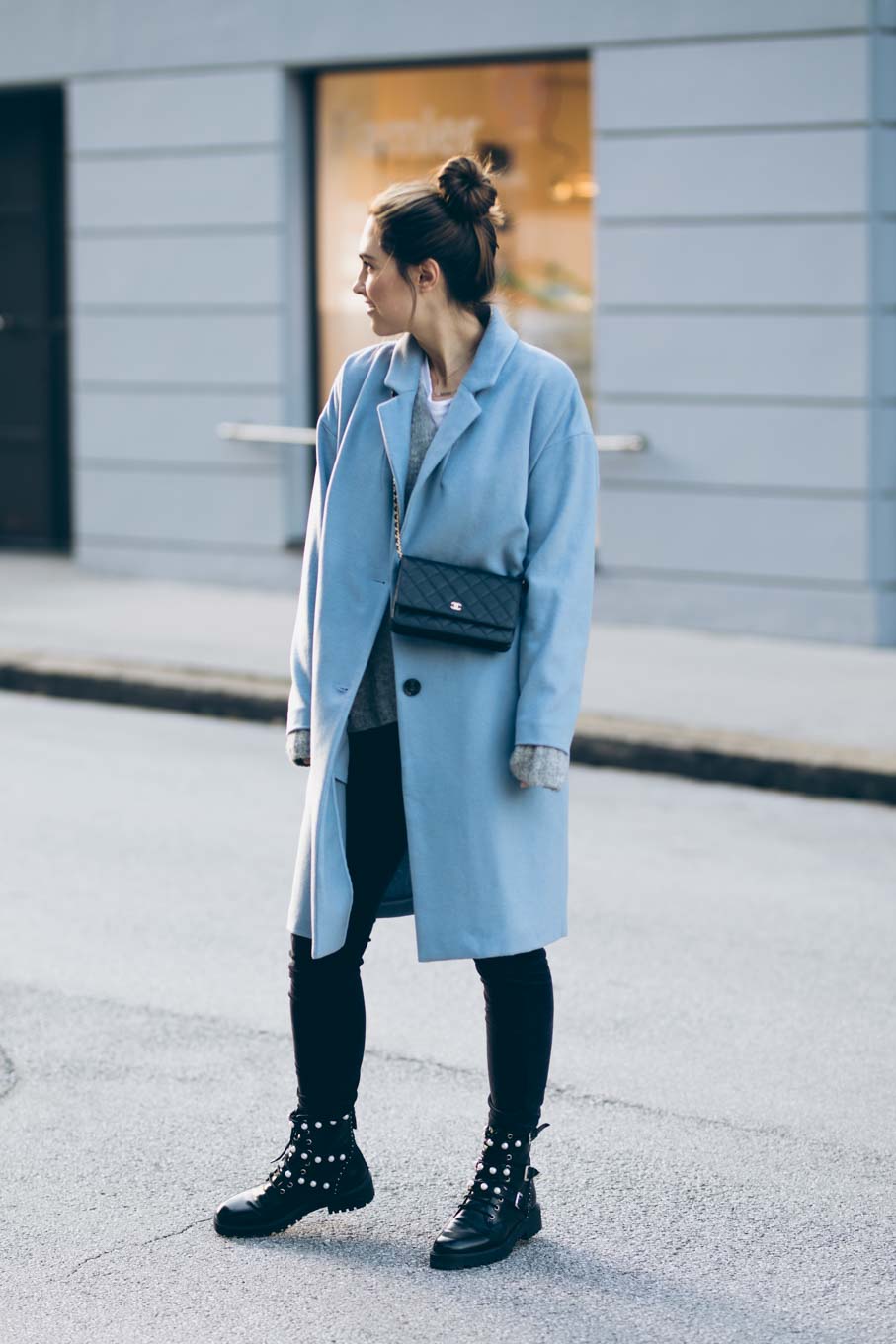 Outfit: Baby Blue | Chanel WOC, Jake*s Coat Peek & Cloppenburg, Zara Biker Boots, Closed Velvet Pants | you rock my life