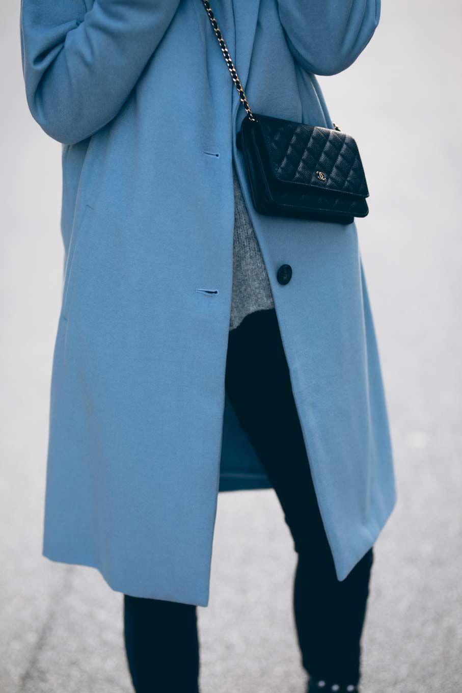 Outfit: Baby Blue | Chanel WOC, Jake*s Coat Peek & Cloppenburg, Zara Biker Boots, Closed Velvet Pants | you rock my life