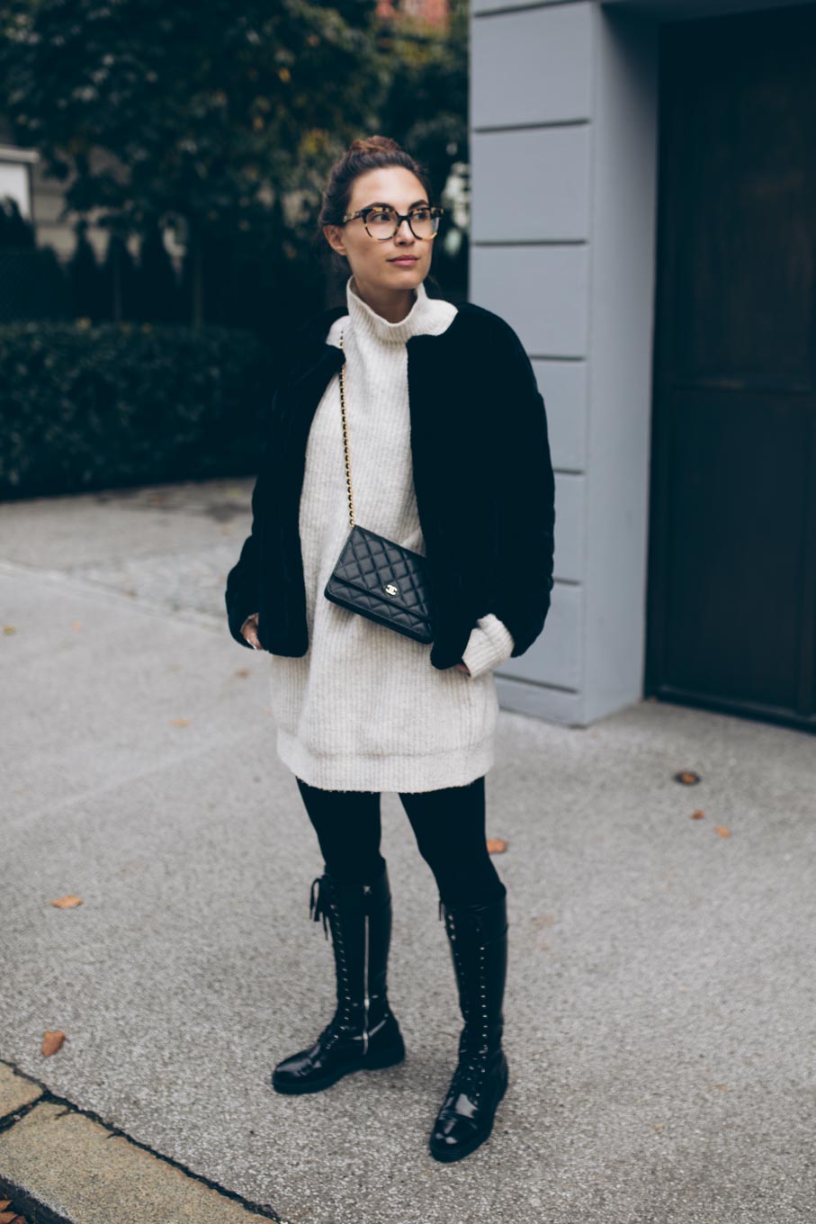 You rock my life: Zara Faux Fur Jacket, Oversized Jumper, Zara Boots, VIU The Beauty glasses, Aigner Lea Bag, Chanel Walltet on chain | Outfit For Fall 