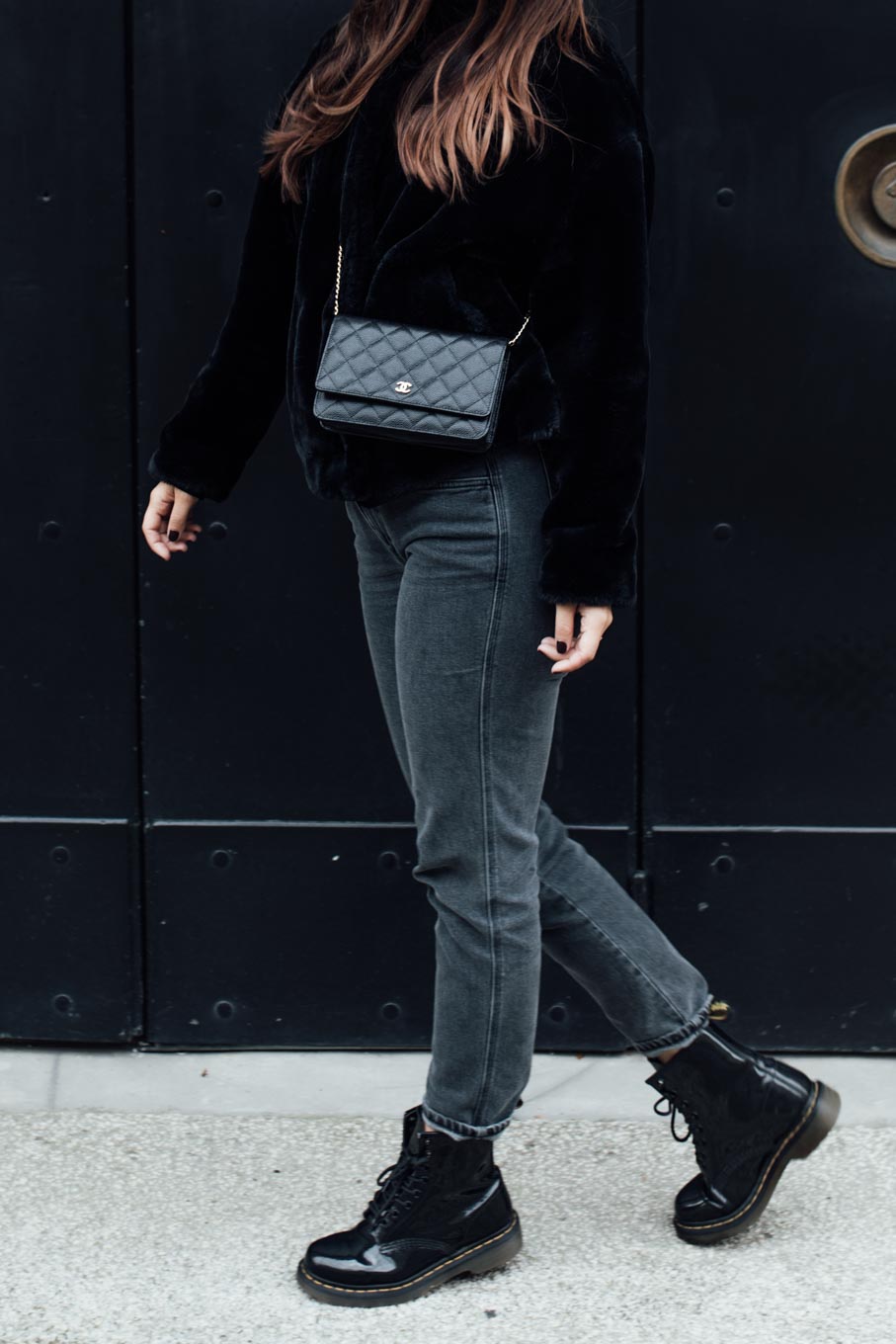 Outfit: Must Have Of The Season: Black Turtleneck | Closes Pedal Pusher Jeans, Chanel Wallet On Chain WOC, Dr. Martens Boots, Nomade Moderne Hat, Leo Mathild Jewelry | you rock my life