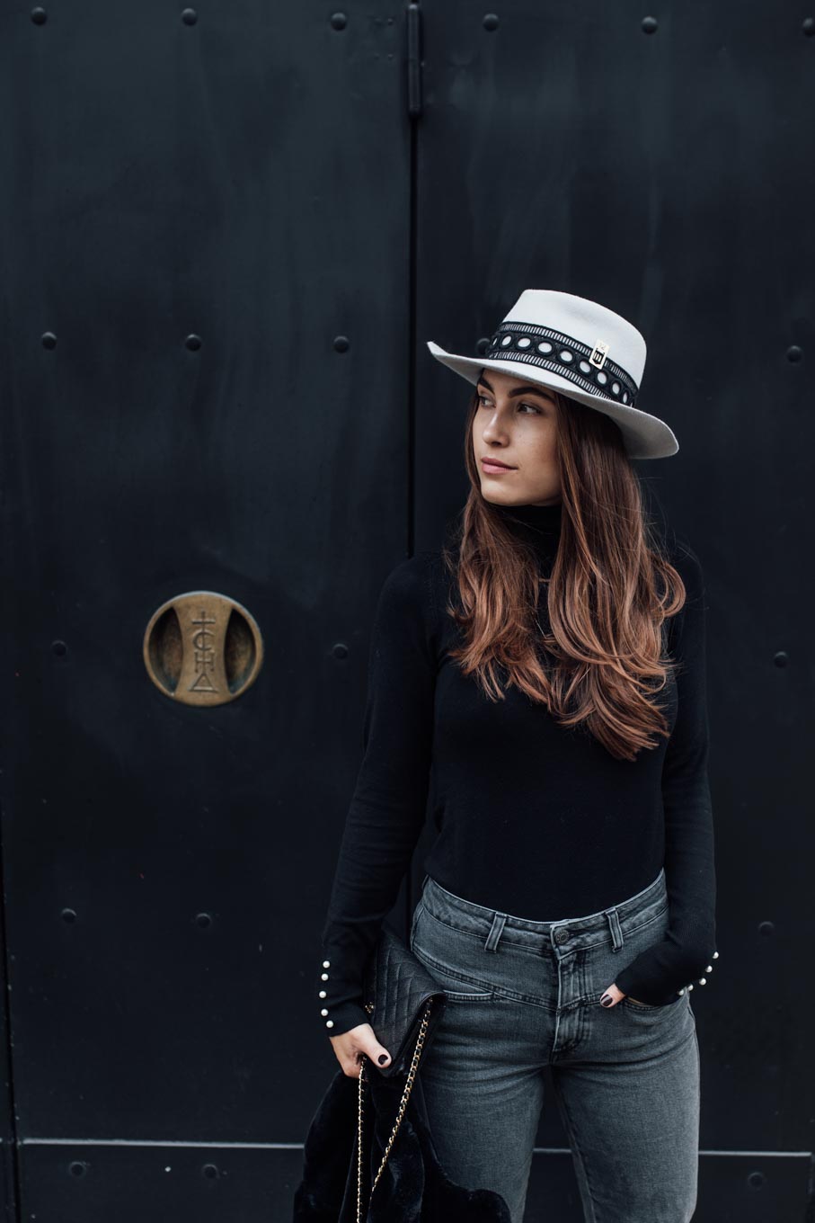 Outfit: Must Have Of The Season: Black Turtleneck | Closes Pedal Pusher Jeans, Chanel Wallet On Chain WOC, Dr. Martens Boots, Nomade Moderne Hat, Leo Mathild Jewelry | you rock my life