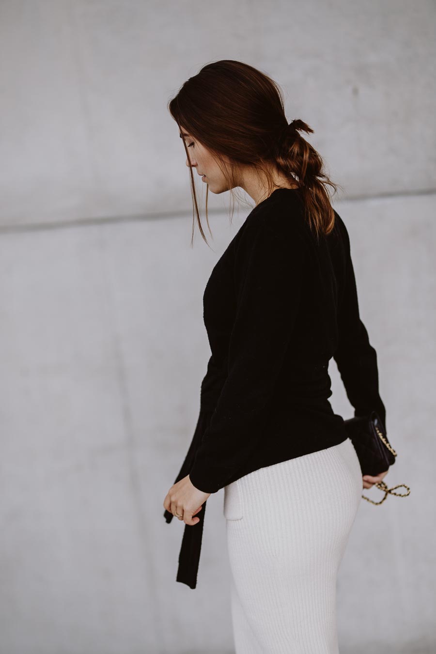 Outfit: Black and White, Wool Skirt, Sandro Paris Sweater, Anna Inspiring Jewelry, Chanel Wallet on Chain, Zara Boots, Messy Bun | you rock my life