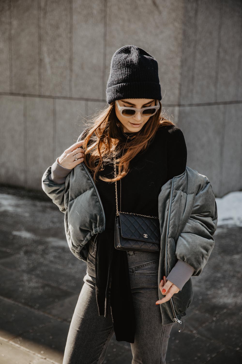 Outfit: Velvet Bomber Jacket Love Affair | Peak Performance Guard Jacket - you rock my life