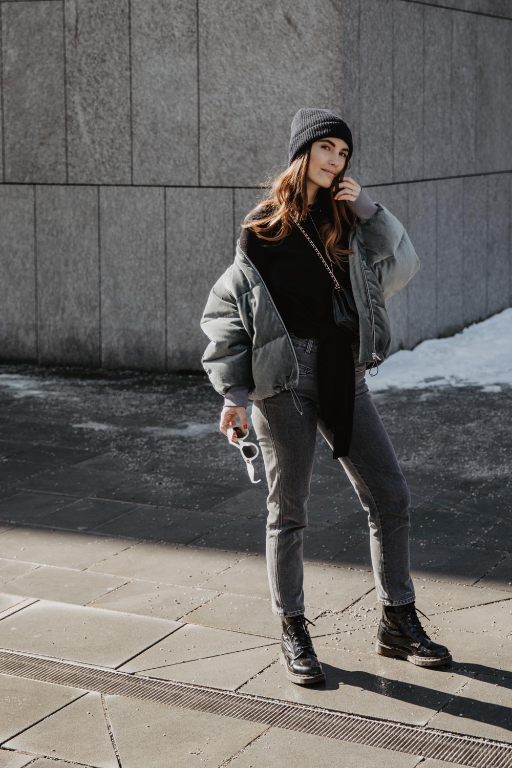 Outfit: Velvet Bomber Jacket Love Affair | Peak Performance Guard Jacket - you rock my life