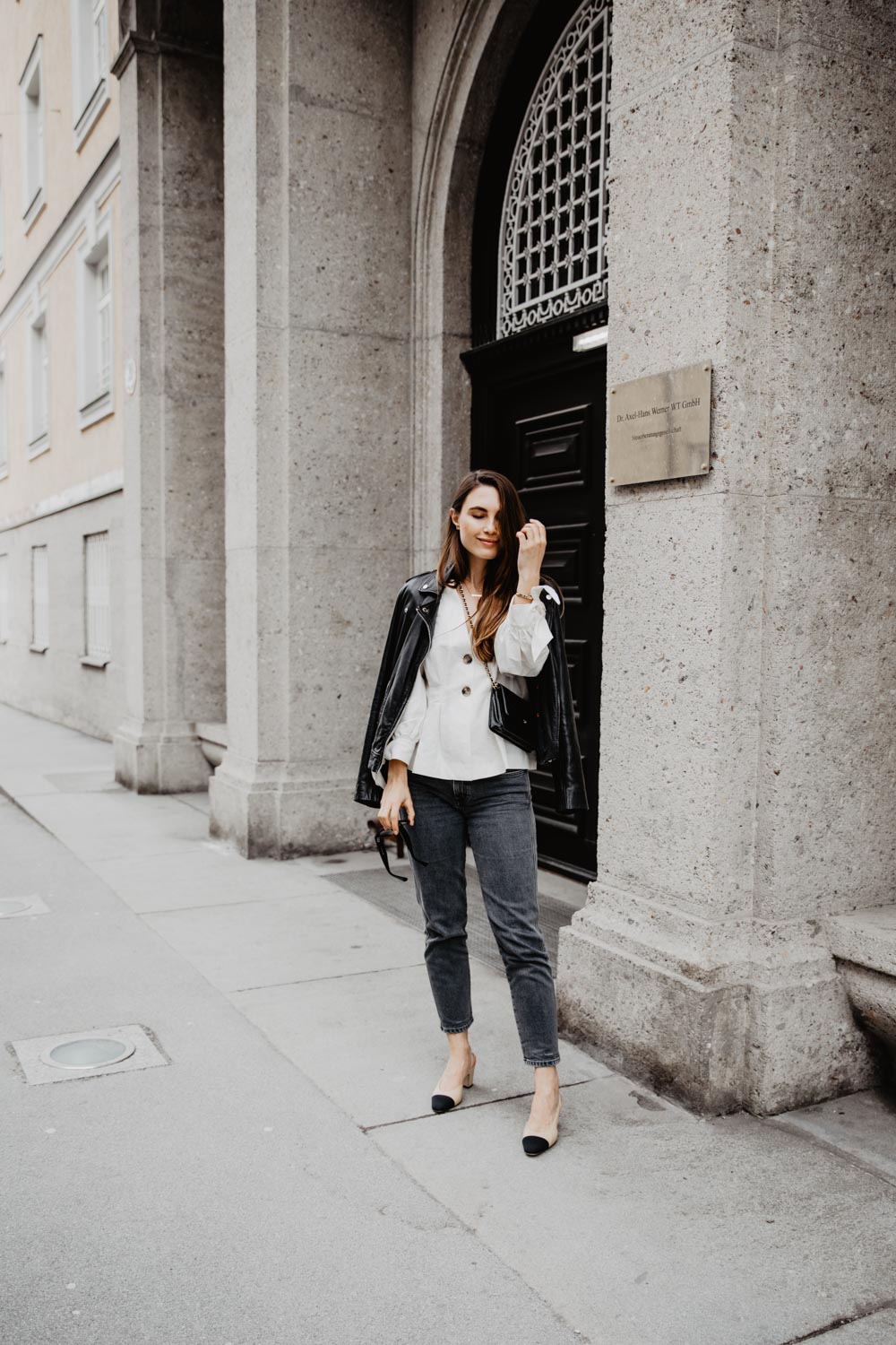 Outfit: Chanel Slingbacks, Closed Pedal Pusher Jeans, Leather Jacket, Céline Sunglasses, Chanel WOC | you rock my life @ninawro