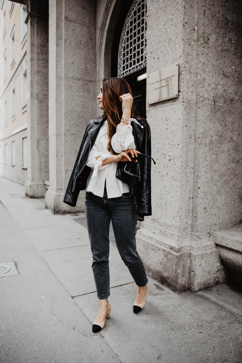 Outfit: Chanel Slingbacks, Closed Pedal Pusher Jeans, Leather Jacket, Céline Sunglasses, Chanel WOC | you rock my life @ninawro