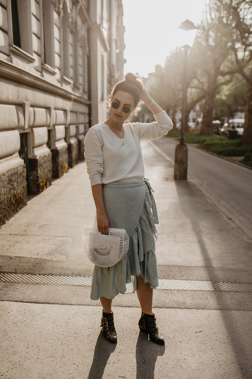 OUTFIT: Frill Skirt, Cashmere Sweater, Chloé Susanna Boots, Cult Gaia Bag | you rock my life