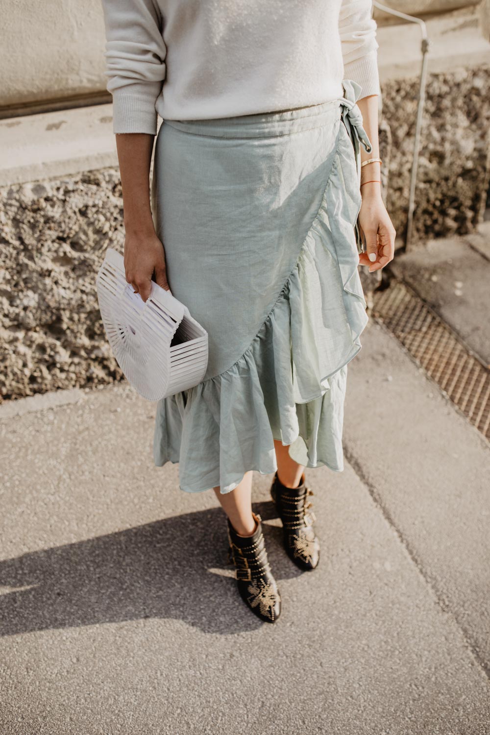 OUTFIT: Frill Skirt, Cashmere Sweater, Chloé Susanna Boots, Cult Gaia Bag | you rock my life