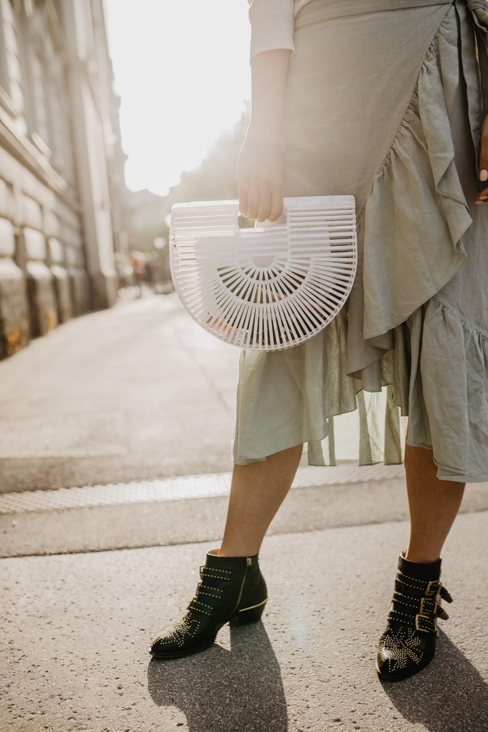 OUTFIT: Frill Skirt, Cashmere Sweater, Chloé Susanna Boots, Cult Gaia Bag | you rock my life