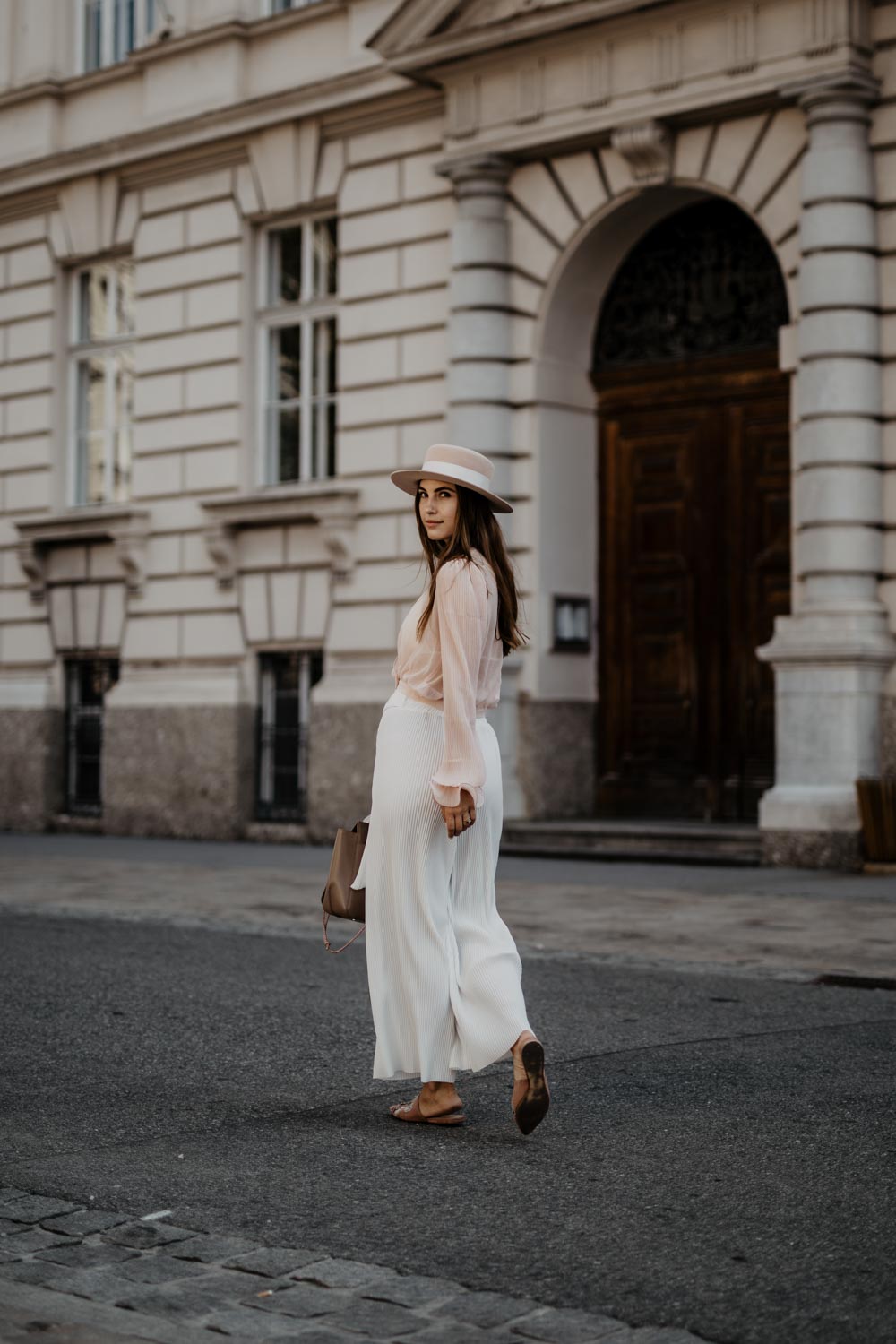 Outfit: Blush Pink - Esthé Clothing & Aigner Lexi Bag | You Rock My Life