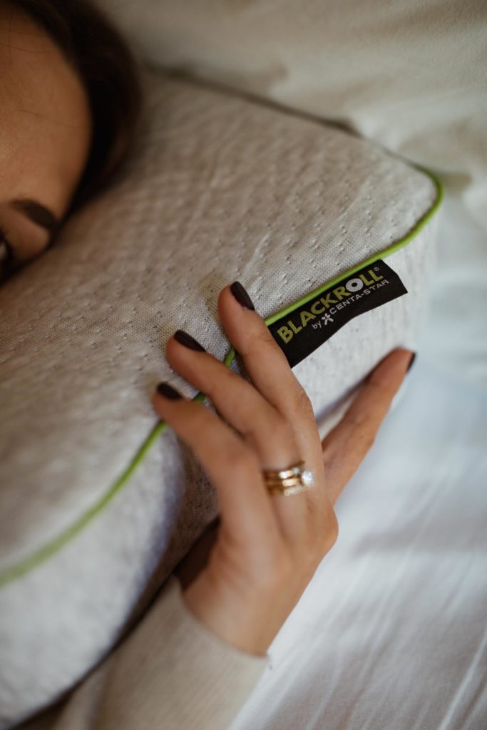 5 Things: For Better Sleep - Blackroll Recovery Pillow | You Rock My Life